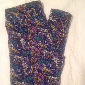 🎀🌷LuLaRoe – TC Leggings – FEATHER print – #298